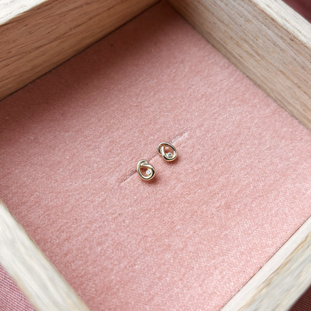 *Øreringe cubic zir. 8 kt.