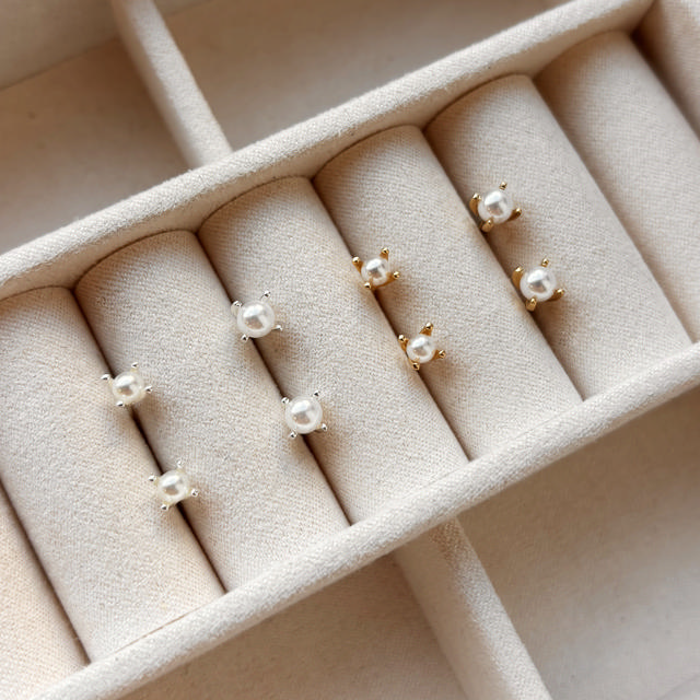 *Øreringe 3 mm. perler m. grabber sølv fg.