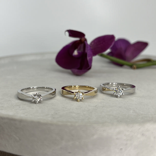 *Victoria ring 14 kt. hv 0,50 G-TW/SI