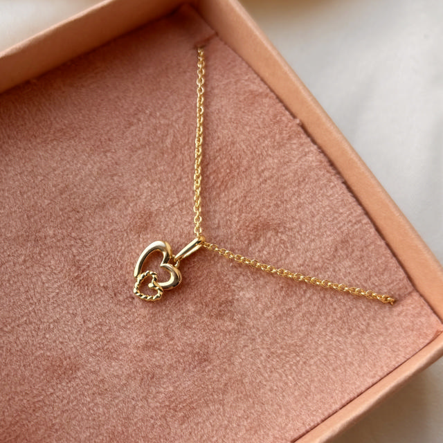 *Vedhæng dobbelt hjerte 8 kt. m. sølvkæde