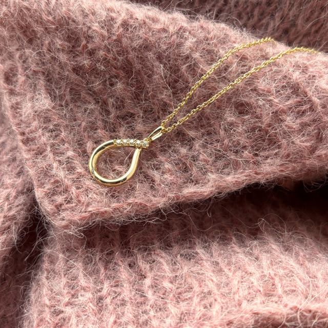 *Vedhæng cubic zir 8 kt m.sølvkæde