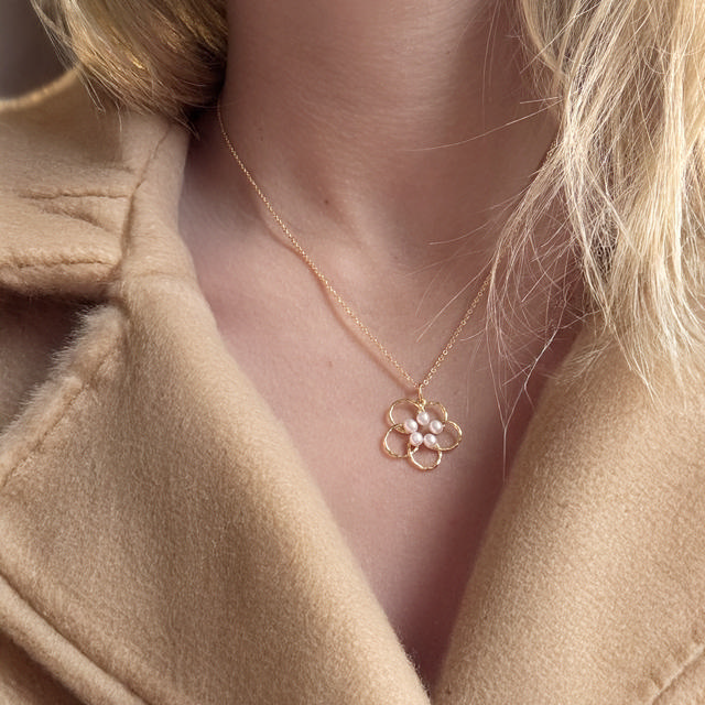 *Vedhæng blomst fkp. sølv fg. m/kæde