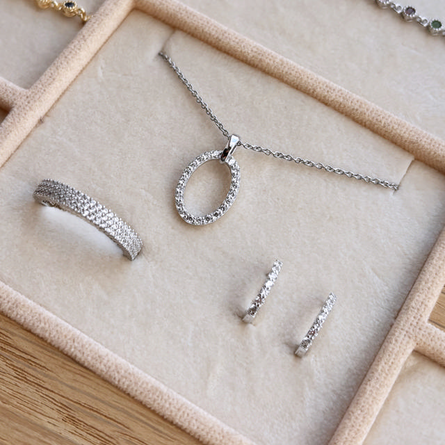 *SoHo vedhæng oval cubic zir. sølv rh. m/kæde