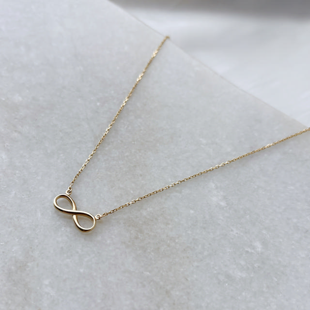 *Halskæde uendlighedstegn 42+3cm 8 kt.