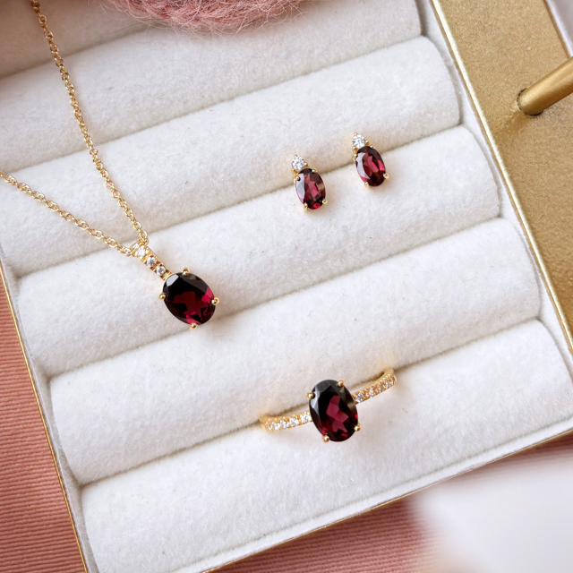 *Ring rhodolit/cubic zir. 8 kt.