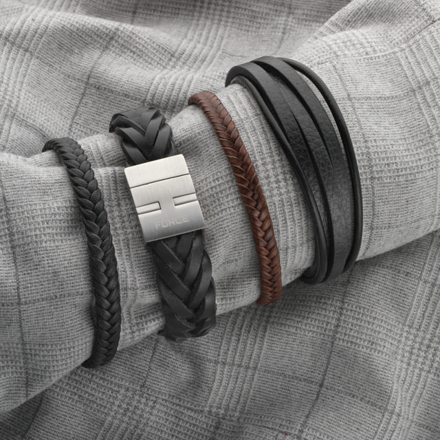 Bracelet black leather steel lock