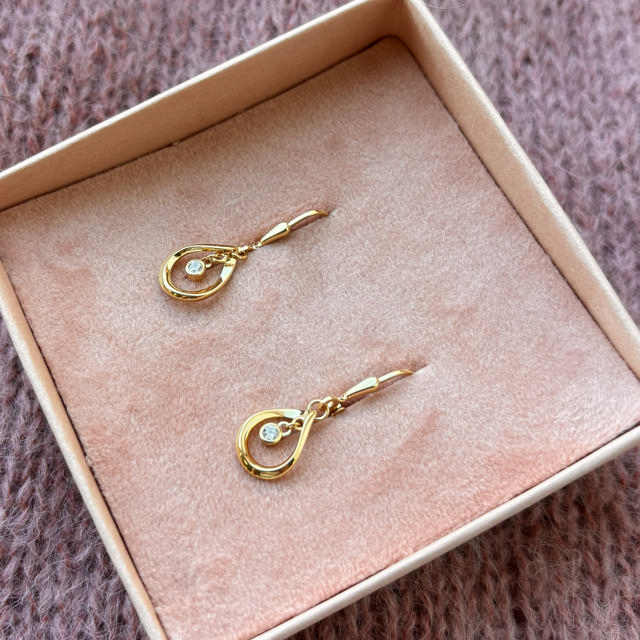 Earhanger zir. 333 yell.